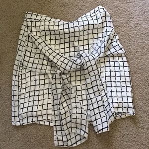 Pattern mini skirt